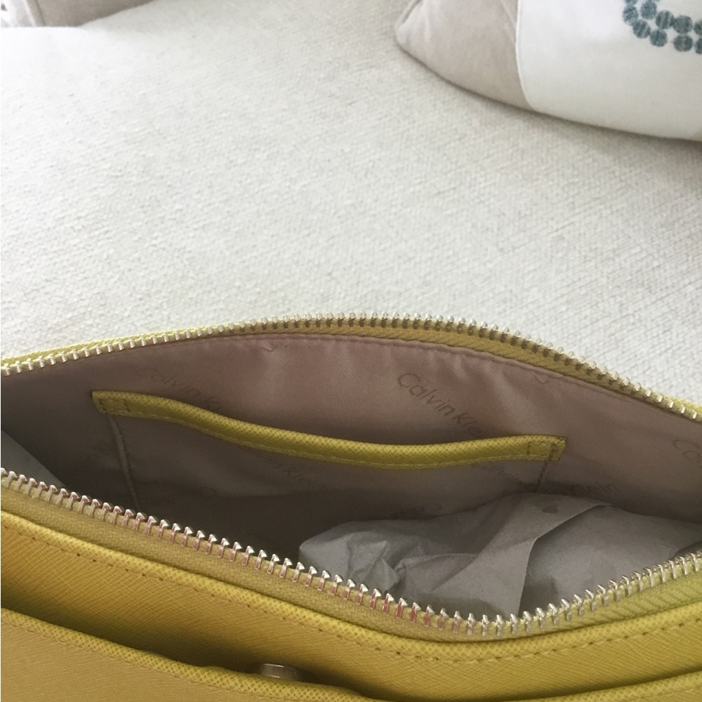 Calvin Klein Yellow Shoulder Bag with Gold Hardware - Picture 6 of 7